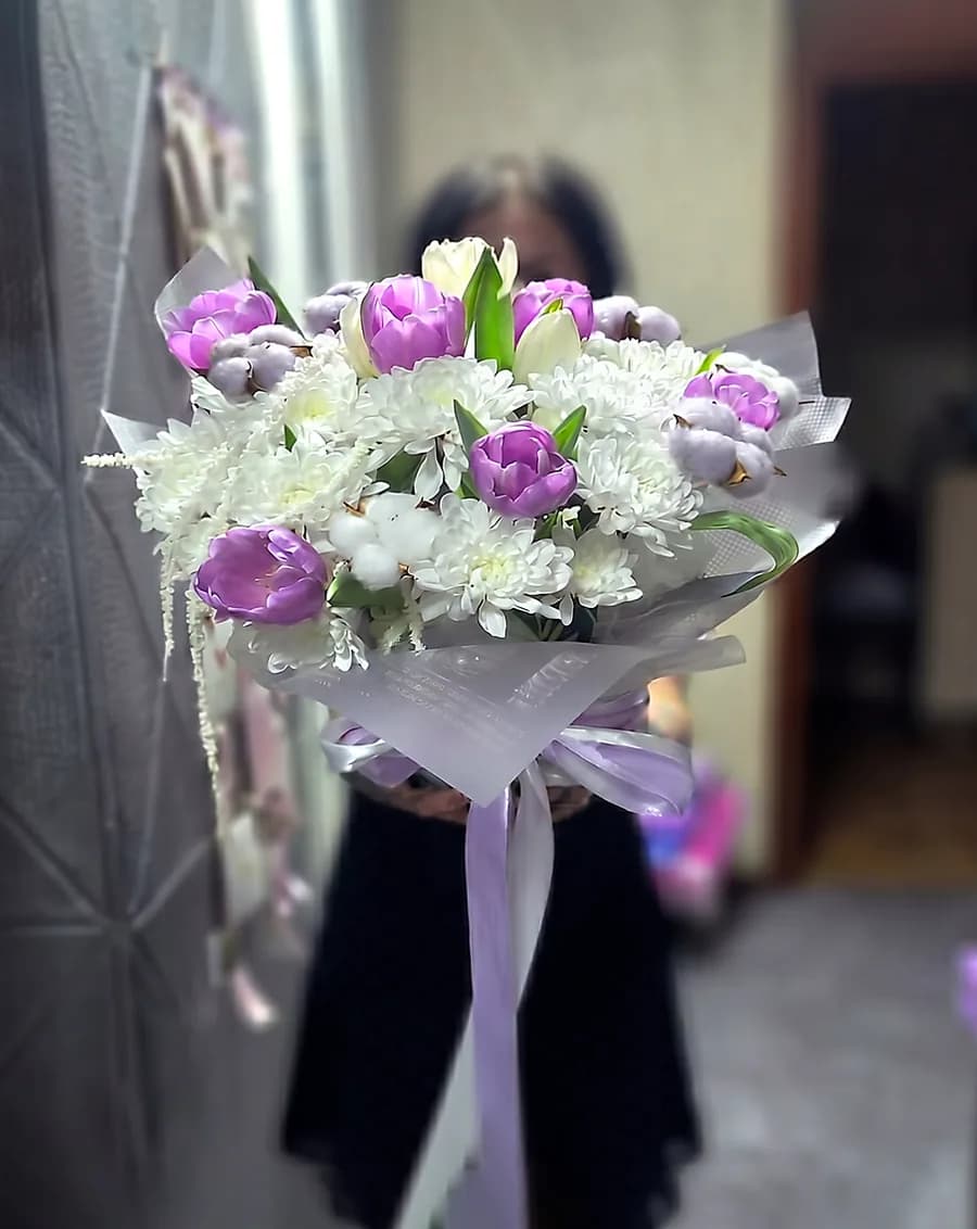Весенняя композиция в фиолетовой гамме
